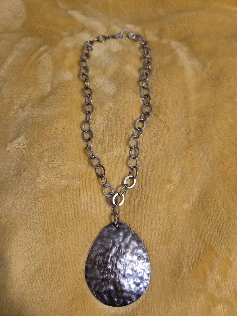 Silpada Silver Hammered Teardrop Pendant Necklace with Chunky Chain
